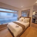 White Cozy Maxi Appartement