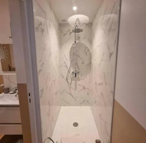 White Cozy Maxi Appartement Calais